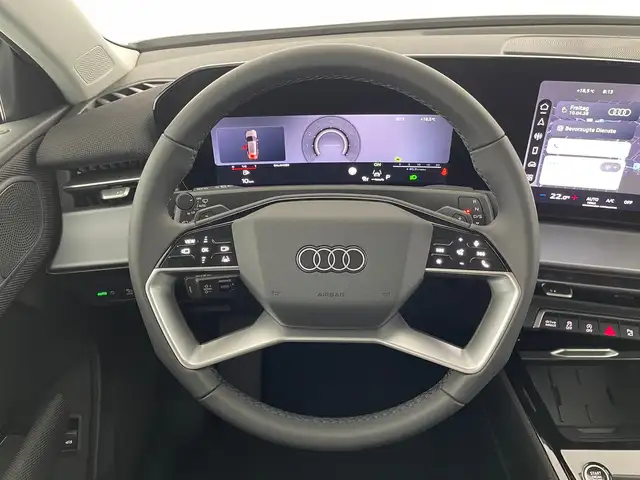 Audi Q3 view 13