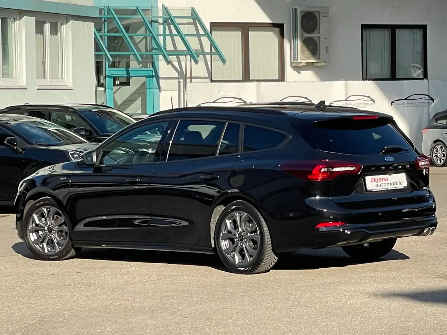 Ford Focus Turnier ST-Line X Aut HuD LED Blis 1Hd TOP Schwarz - 2