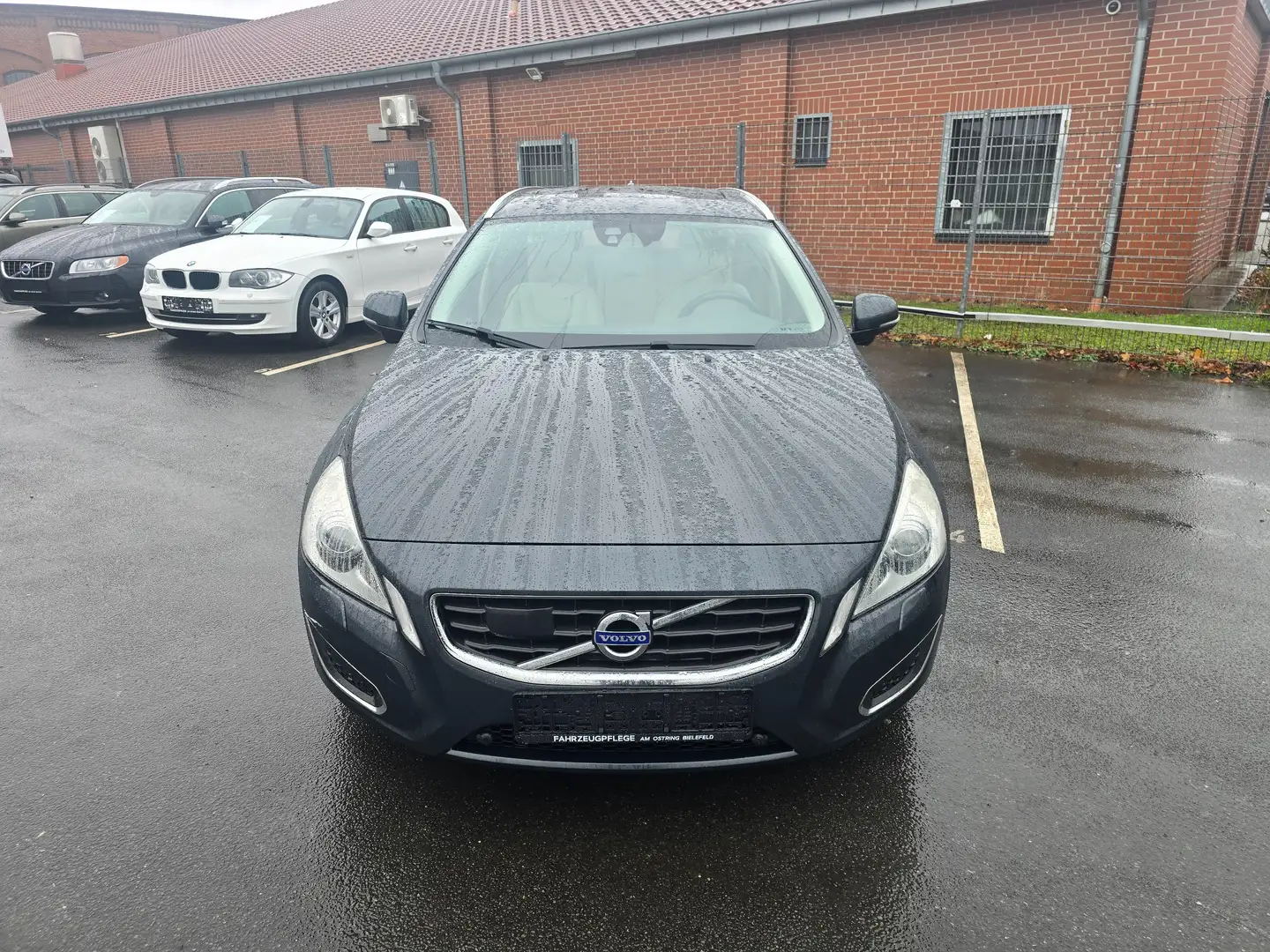 Volvo V60 Summum AWD 2.4~5 Zylinder Grau - 2