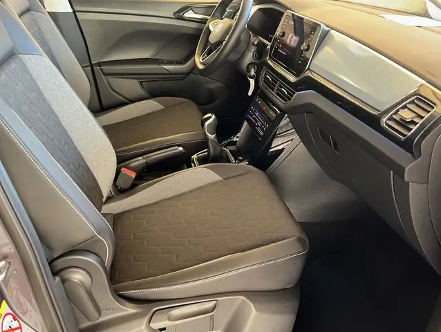 Volkswagen T-Cross view 20