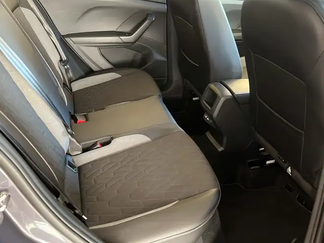 Volkswagen T-Cross view 19