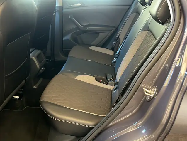 Volkswagen T-Cross view 16