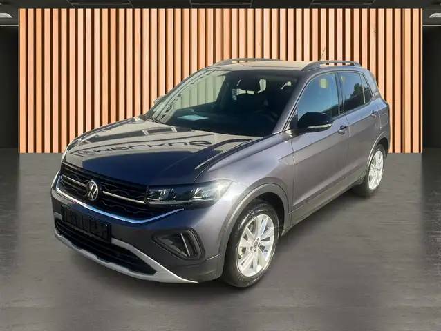 Volkswagen T-Cross view 2