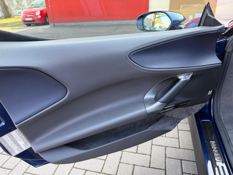 Ferrari SF90 Stradale Two-Tone Liftsystem JBL CarPlay — photo 6