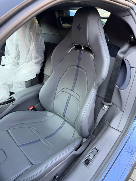 Ferrari SF90 Stradale Two-Tone Liftsystem JBL CarPlay — photo 7