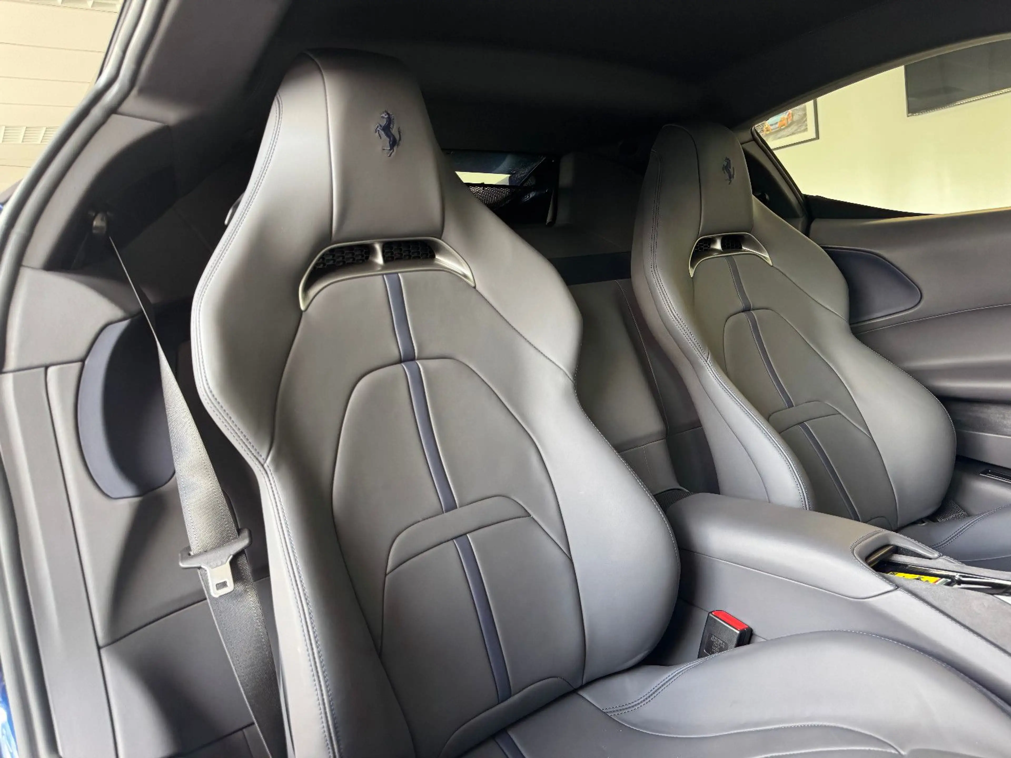 Ferrari SF90 Stradale Two-Tone Liftsystem JBL CarPlay — photo 13