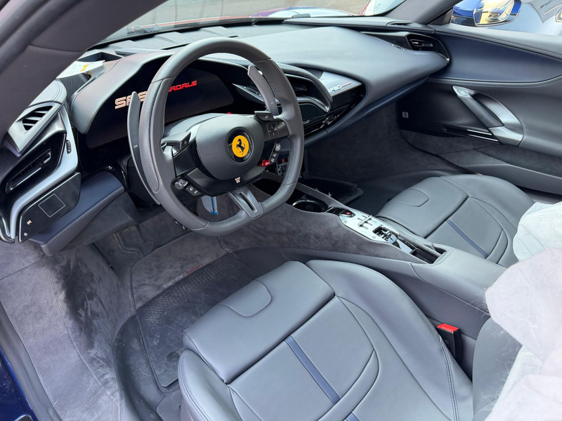 Ferrari SF90 Stradale Two-Tone Liftsystem JBL CarPlay — photo 5
