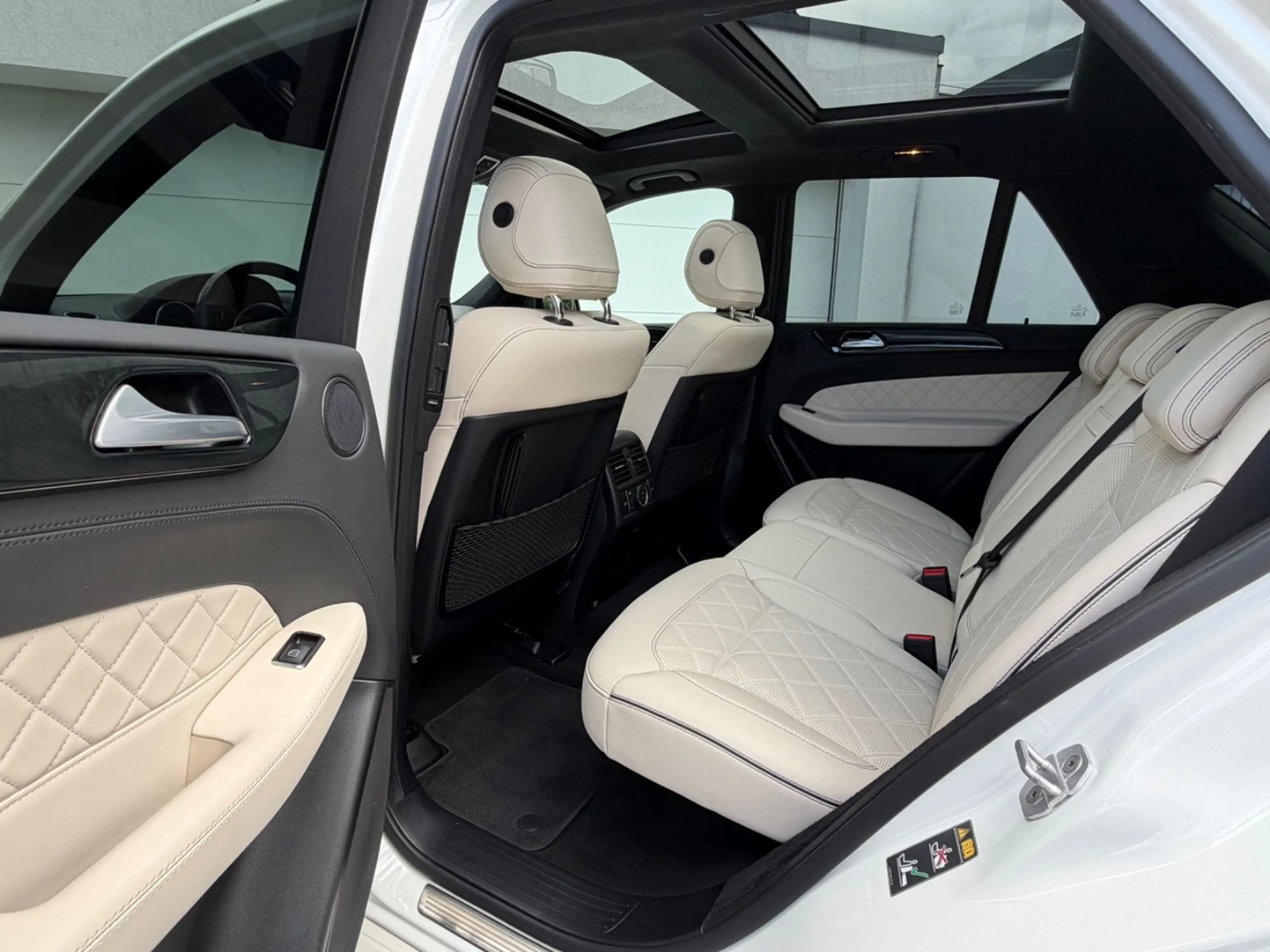 Mercedes-Benz GLE 500 4Matic AMG LINE DISIGNO EXCLUSIV (VOLL) — photo 25