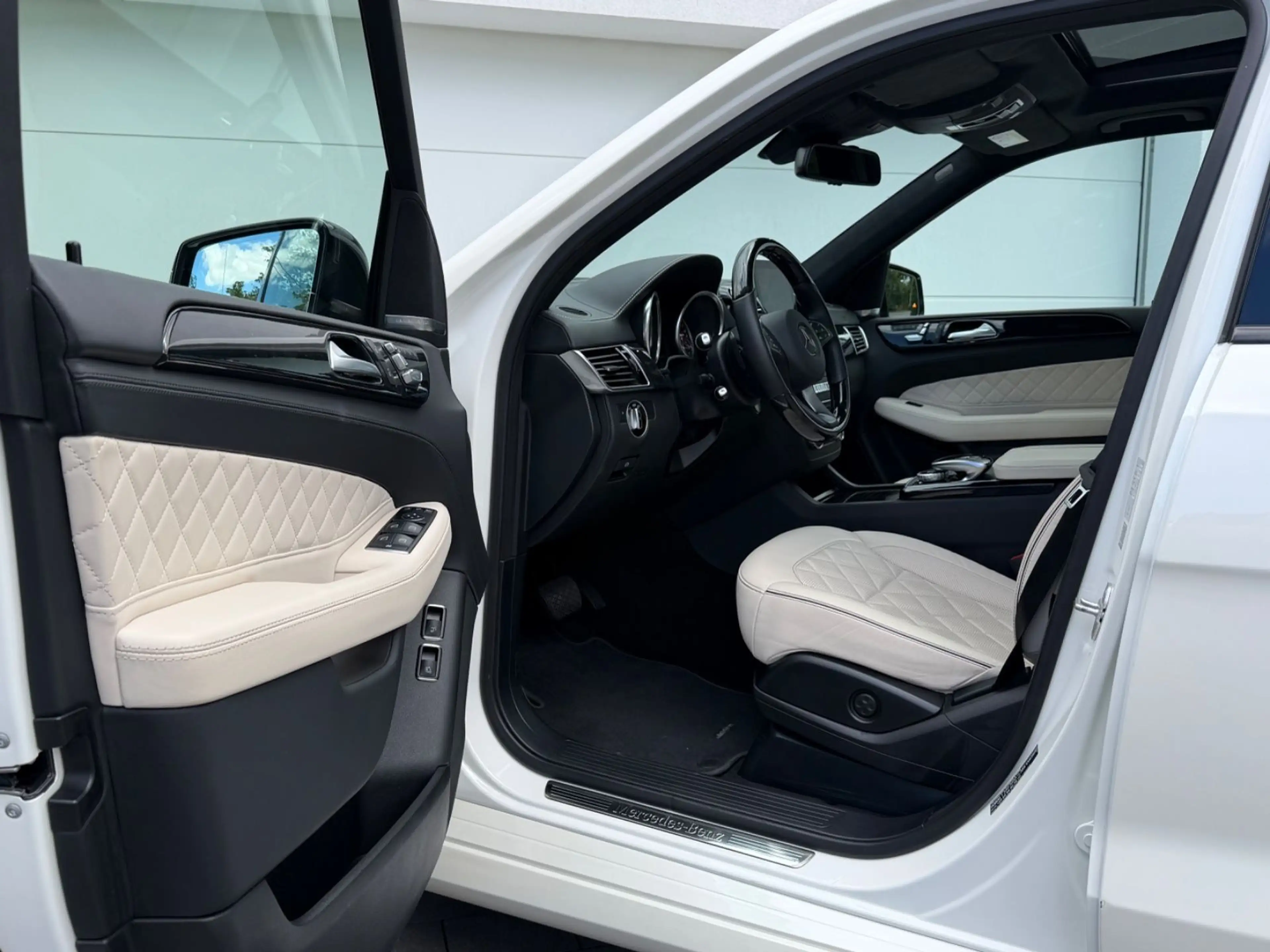Mercedes-Benz GLE 500 4Matic AMG LINE DISIGNO EXCLUSIV (VOLL) — photo 10