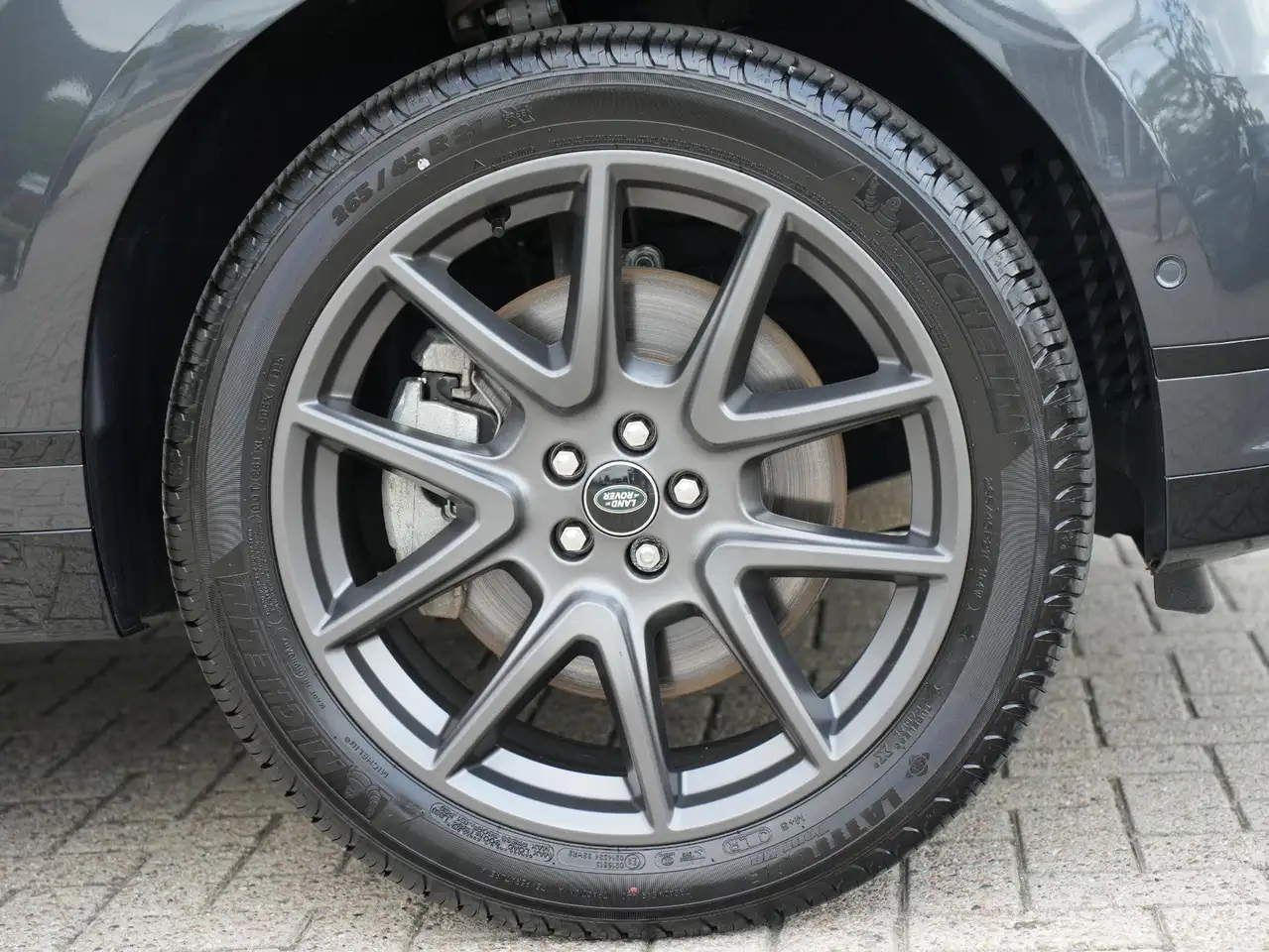 Land Rover Range Rover Velar 2026