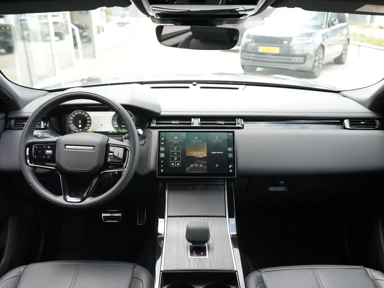 Land Rover Range Rover Velar 2026 — фото 16