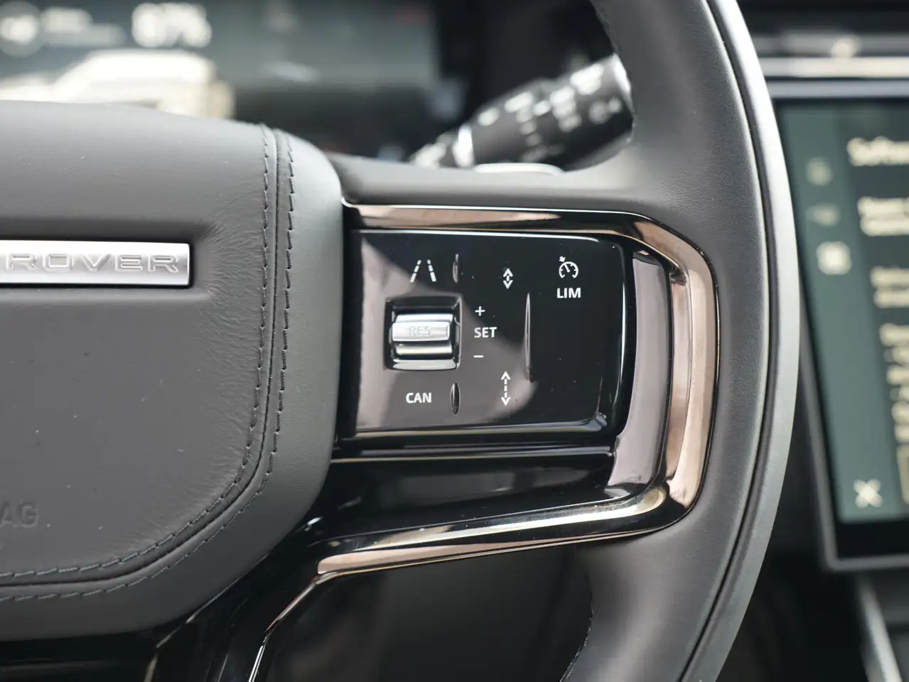 Land Rover Range Rover Velar 2026 — фото 15
