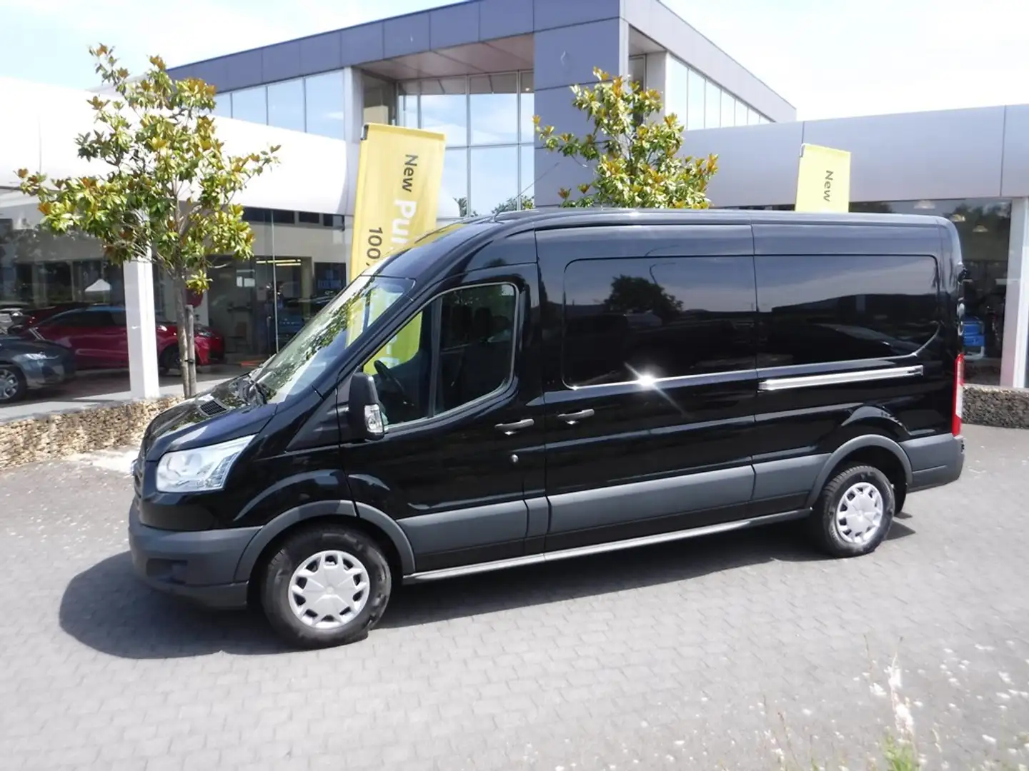 Ford Transit 310L L3H2 TD Trend FWD Zwart - 1