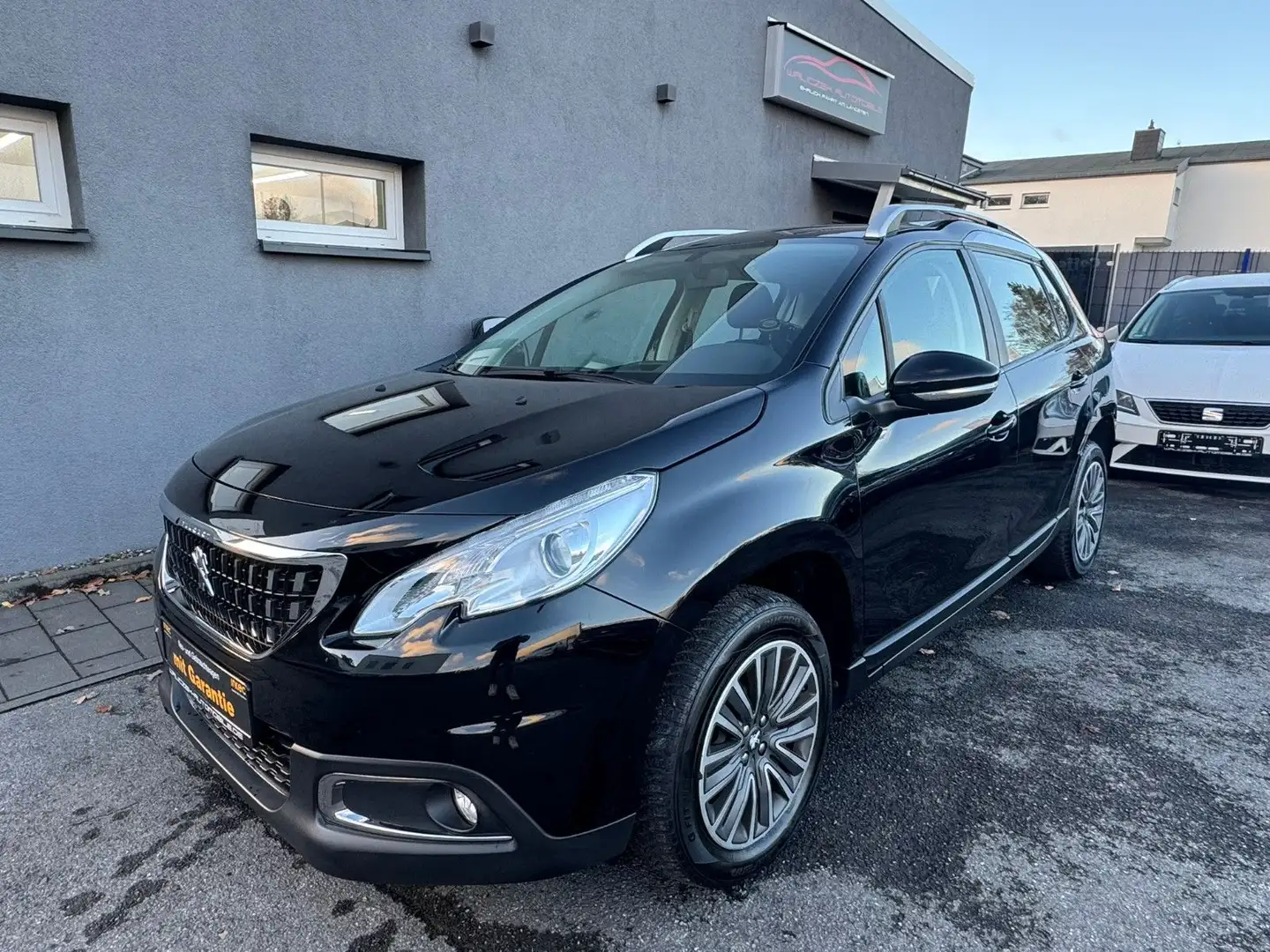 Peugeot 2008 Active PDC Sitzhzg LED Allwetter - 1