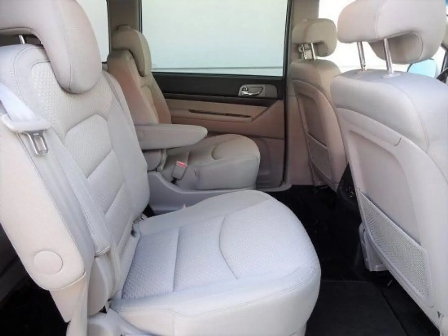SsangYong Rodius 2.2 Diesel 2WD Argent - 2
