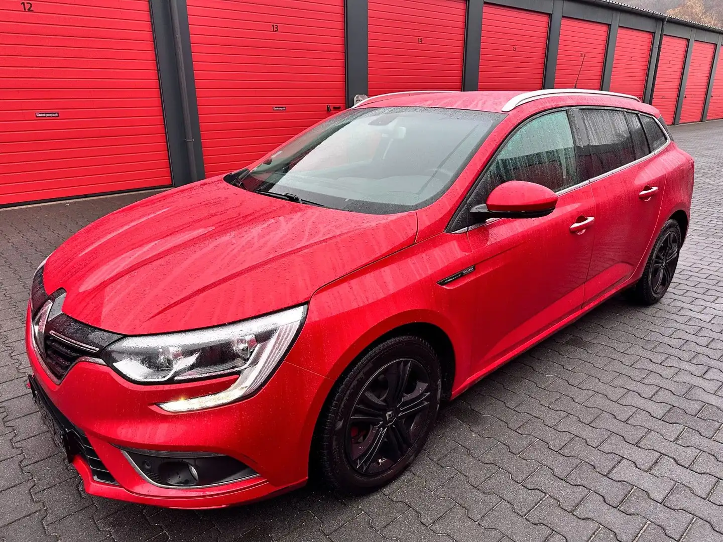 Renault Megane IV Grandtour Business Edition Rouge - 2