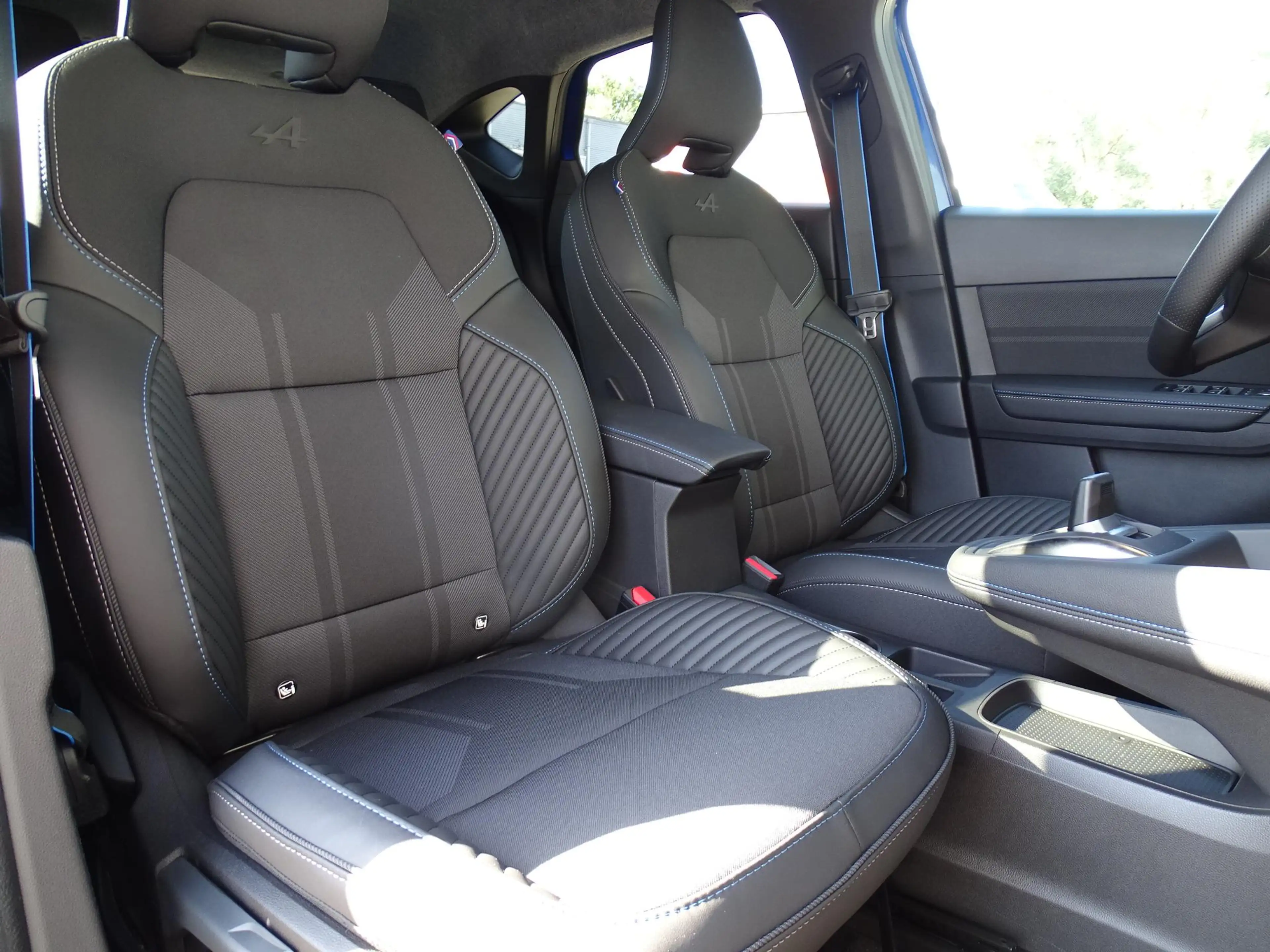 Renault Captur 1.8 E-Tech full hybrid 160 esprit Alpine NU 5 JAAR — photo 7