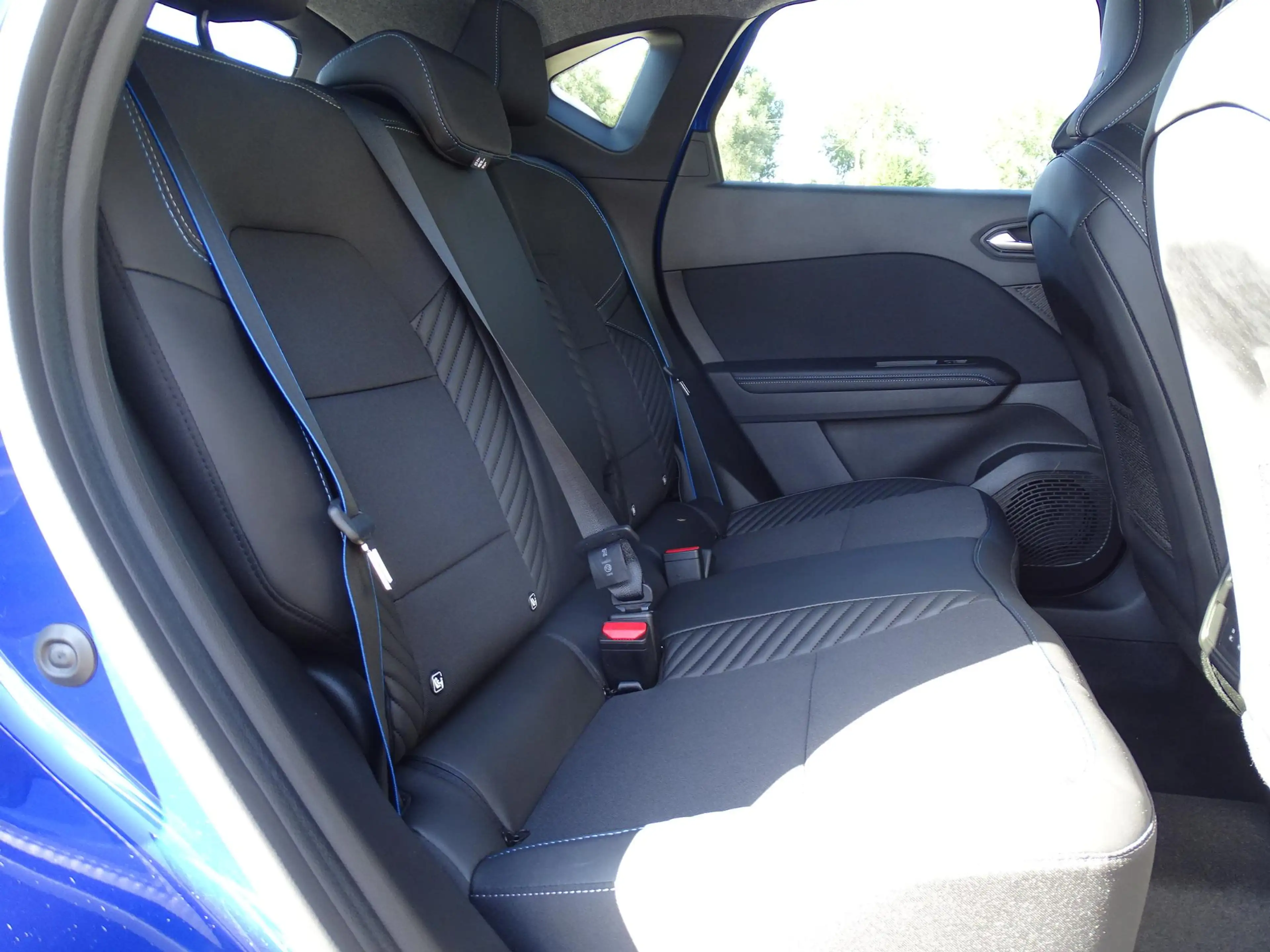 Renault Captur 1.8 E-Tech full hybrid 160 esprit Alpine NU 5 JAAR — photo 8