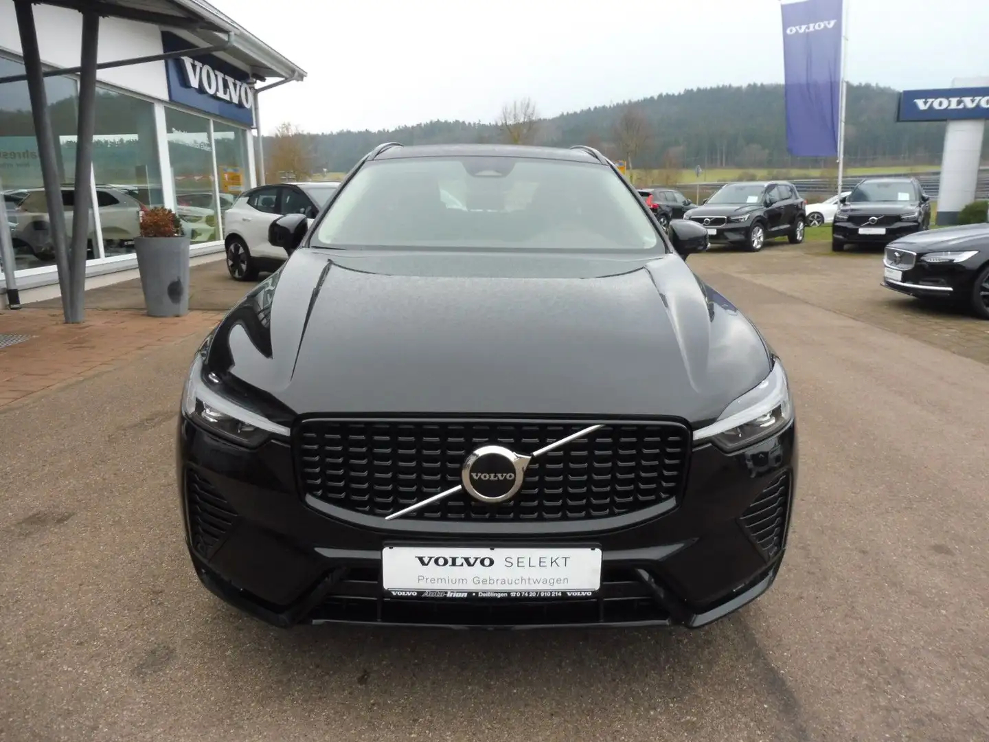 Volvo XC60 B4  Plus Dark AWD Negro - 2