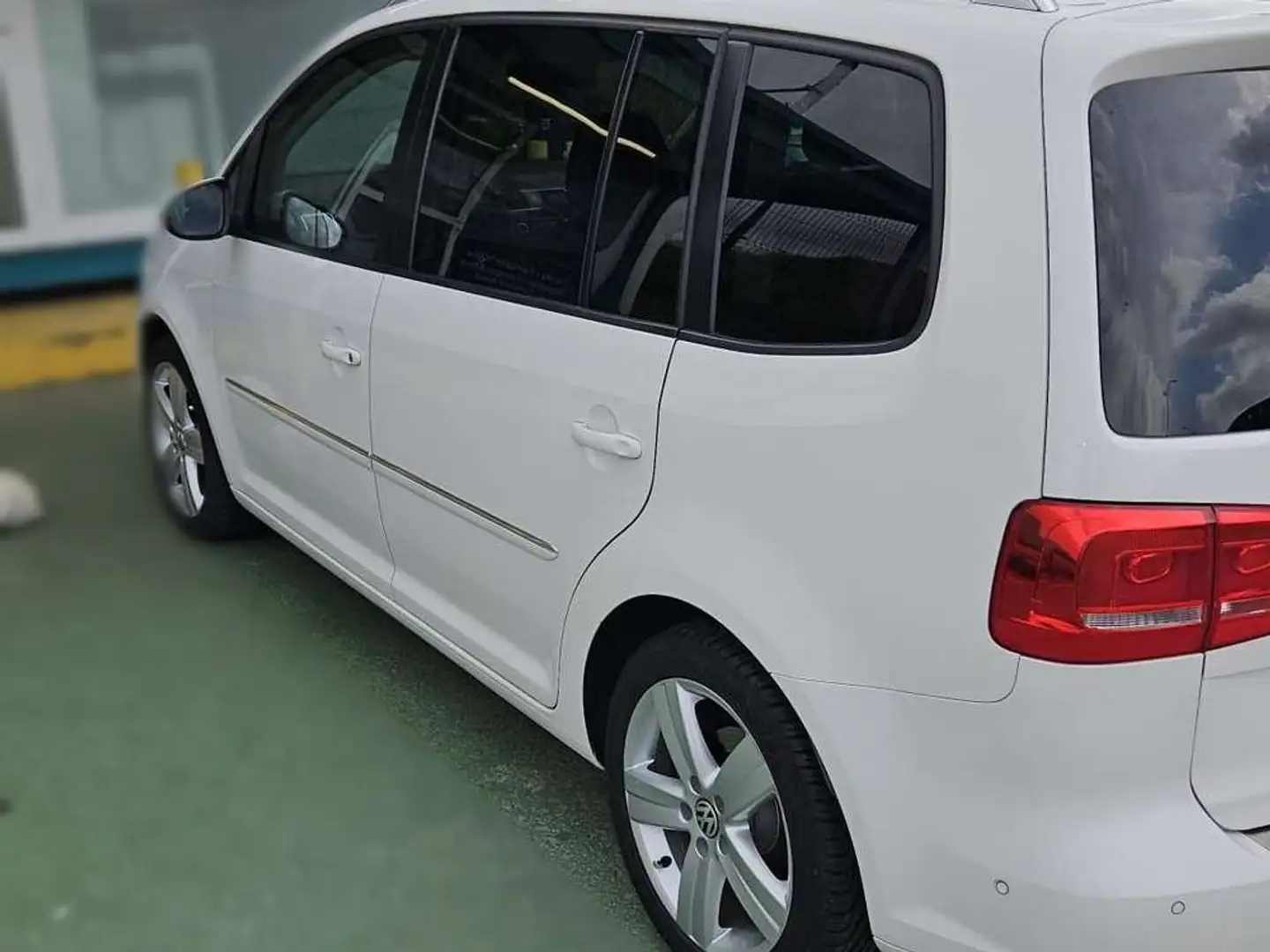 Volkswagen Touran 2.0 TDI 170cv DSG Sport Blanco - 1
