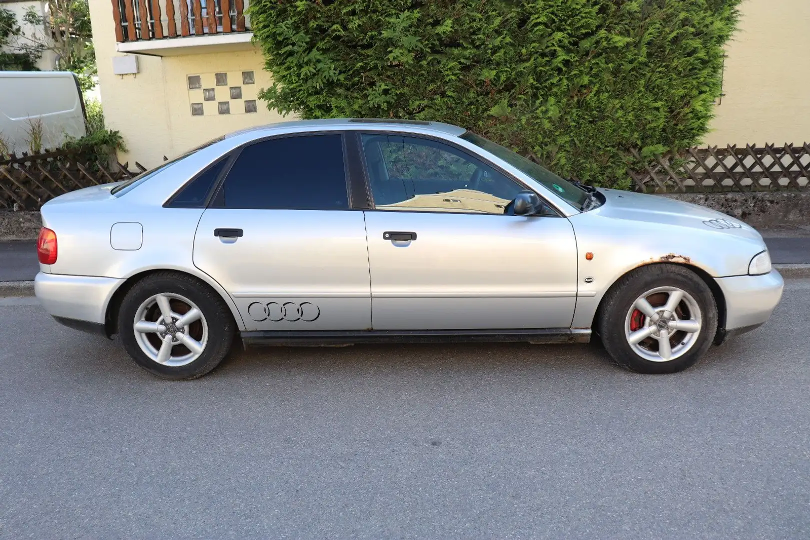 Audi A4 1.6 LIMO GLASDACH FAHRBEREIT ALUFELGEN Zilver - 2