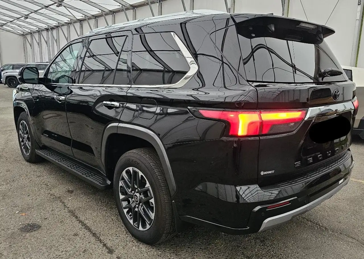 Toyota Sequoia
