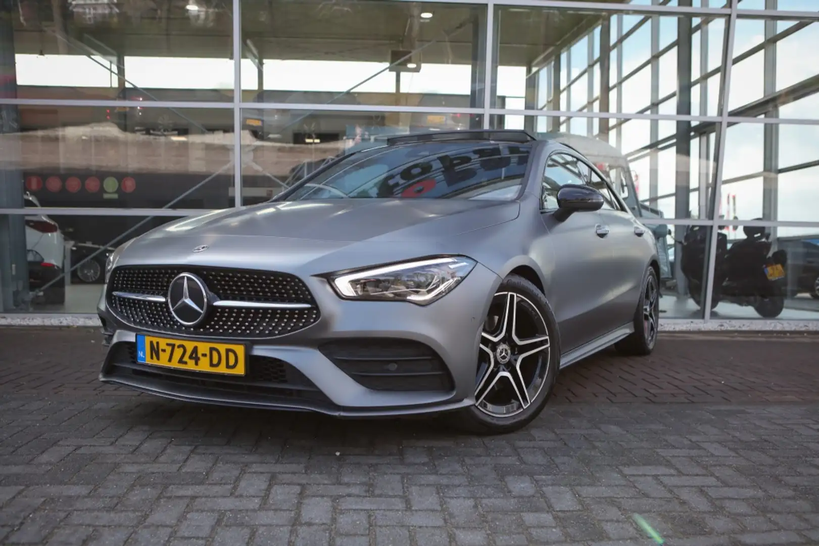 Mercedes-Benz CLA 180 AMG | Pano | Sfeerverlichting | Gris - 1