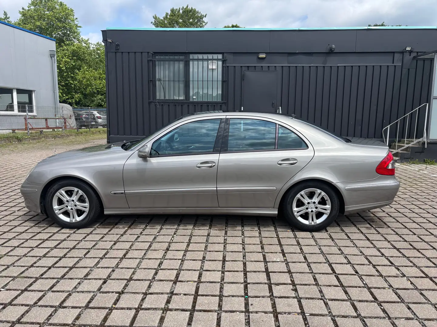 Mercedes-Benz E 200 E 200 CDI (211.007) Avantgarde 1-Hand Panorama Gris - 1