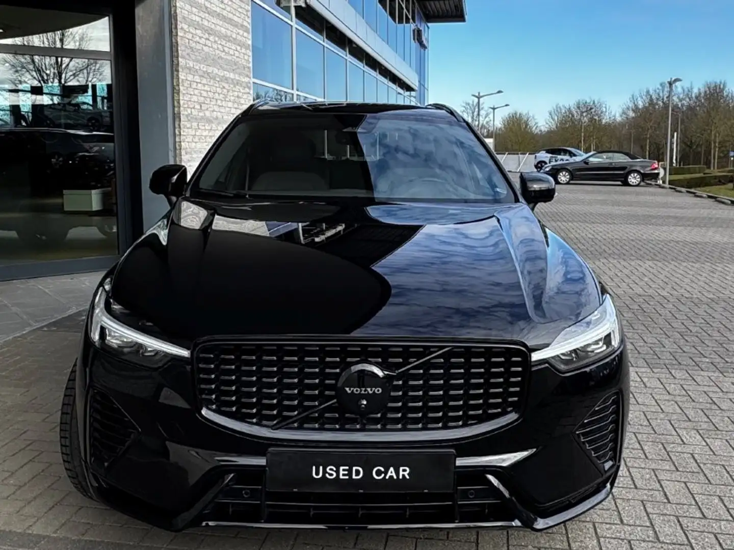 Volvo XC60 T6 Plug-In Hybrid 350pk Aut AWD Plus Black Edition Schwarz - 2