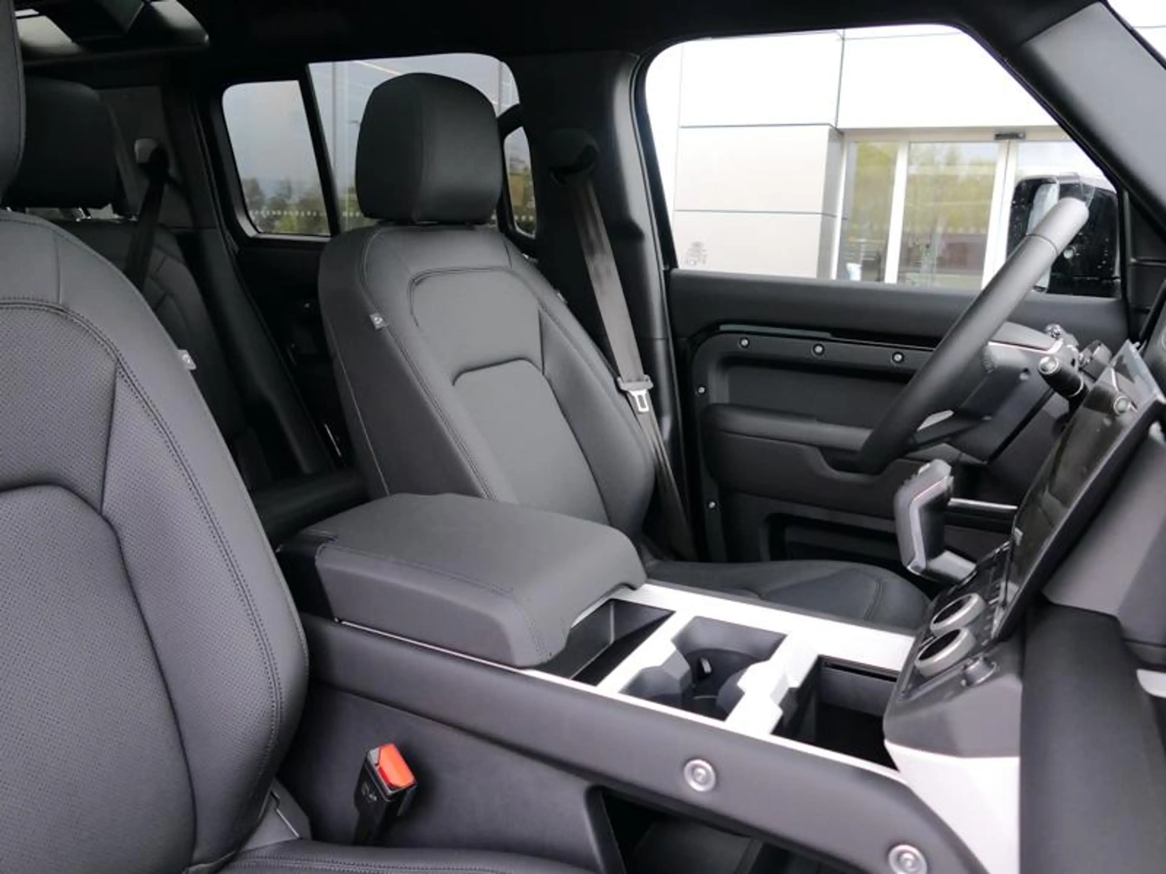 Land Rover Defender 110 D200 S | PANO | TOWB | 360° | — photo 6