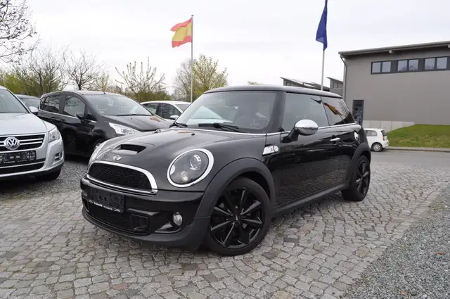 MINI Cooper S /NAVI/TEMPOMAT/PDC/8x BEREIFT