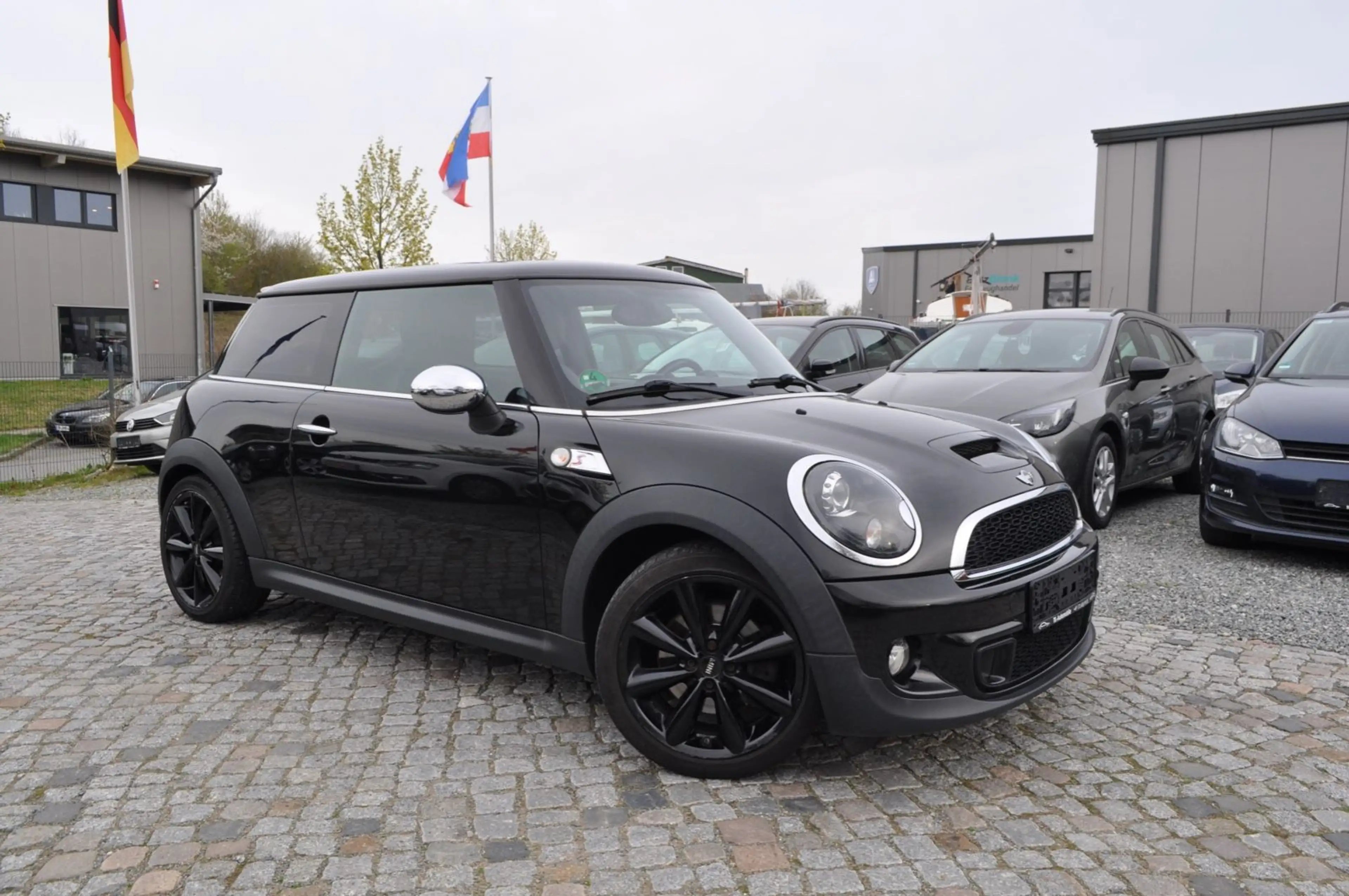MINI Cooper S /NAVI/TEMPOMAT/PDC/8x BEREIFT — photo 3