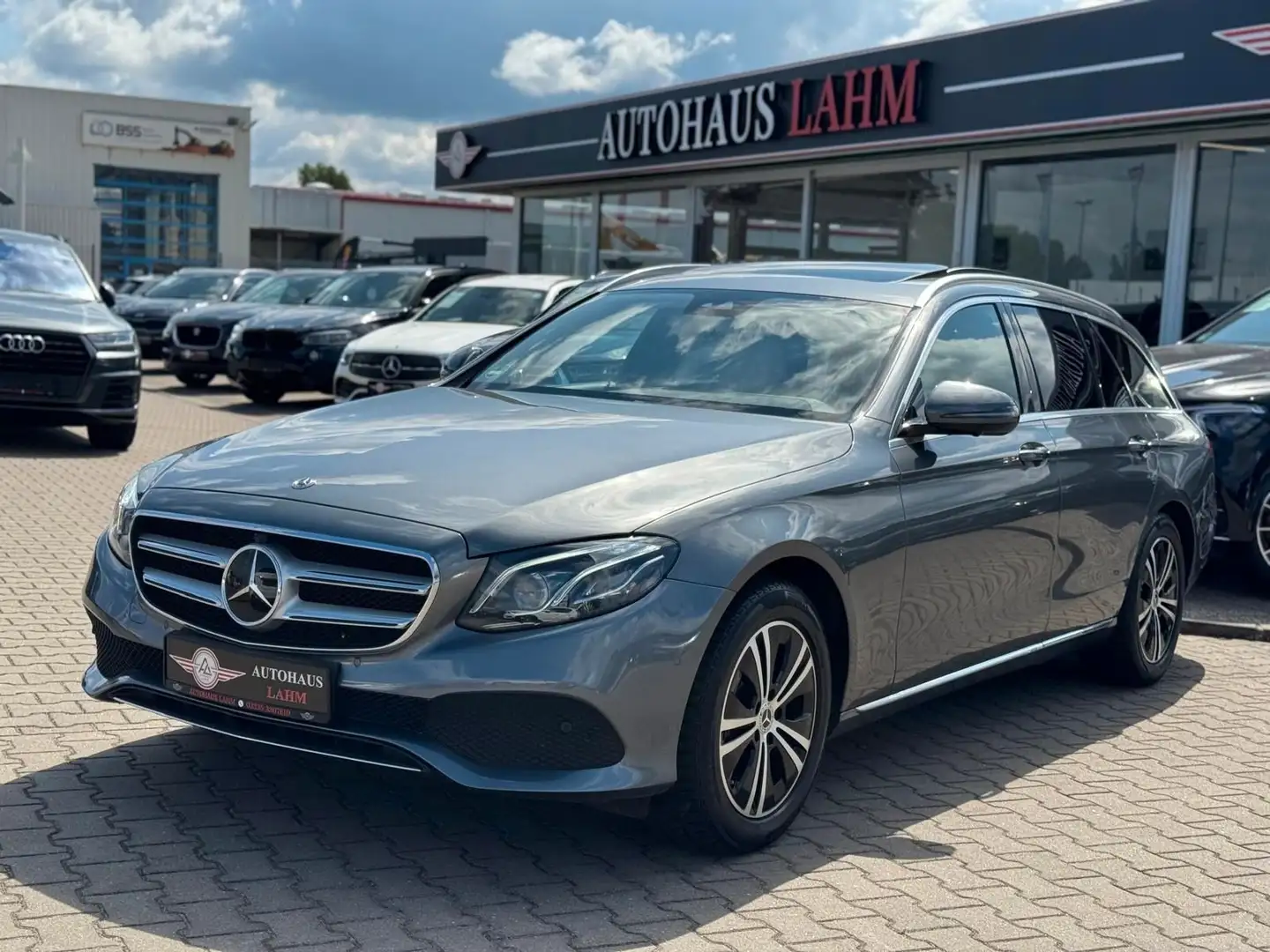 Mercedes-Benz E 220 d T 4Matic 9G-TRONIC"AVANTGARDE"360°K*DACH Grigio - 2
