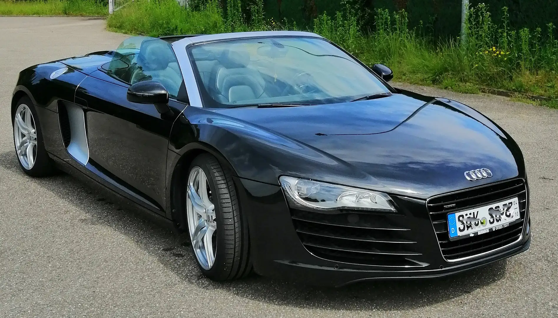 Audi R8 R8 Spyder 4.2 FSI quattro R tronic Schwarz - 1