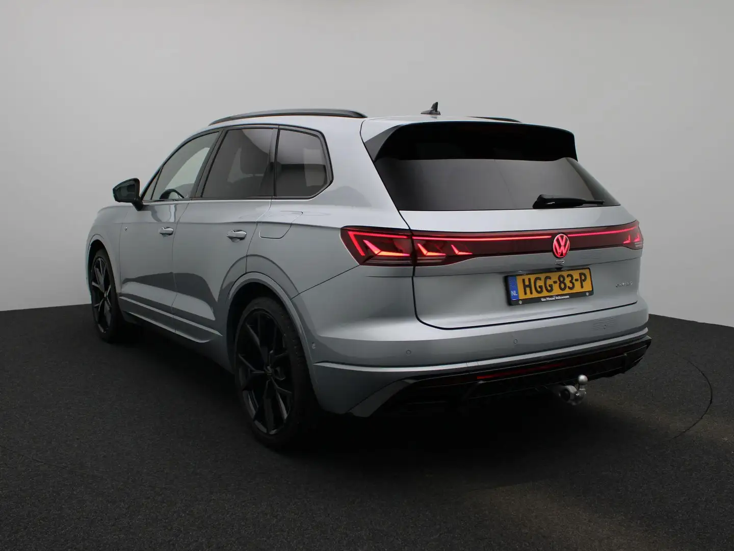 Volkswagen Touareg 3.0 TSi eHybrid 4MOTION R | Direct leverbaar | Luc Grijs - 2