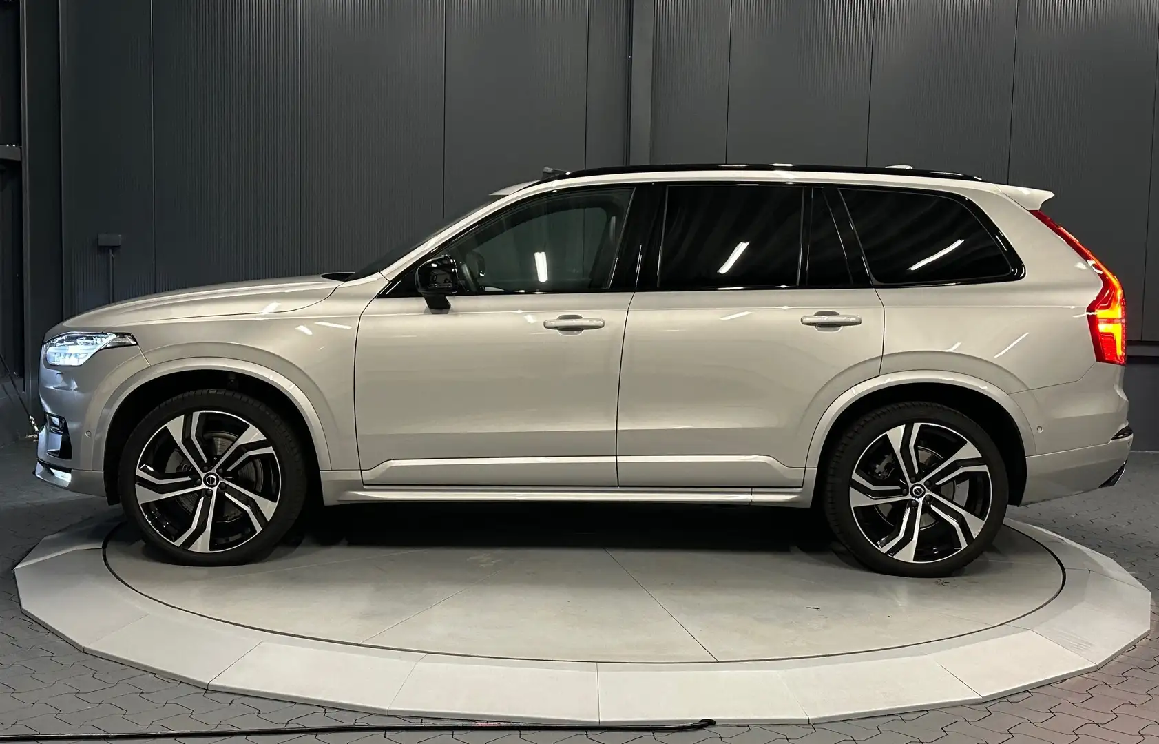 Volvo XC90 Plus Dark AWD Gris - 2