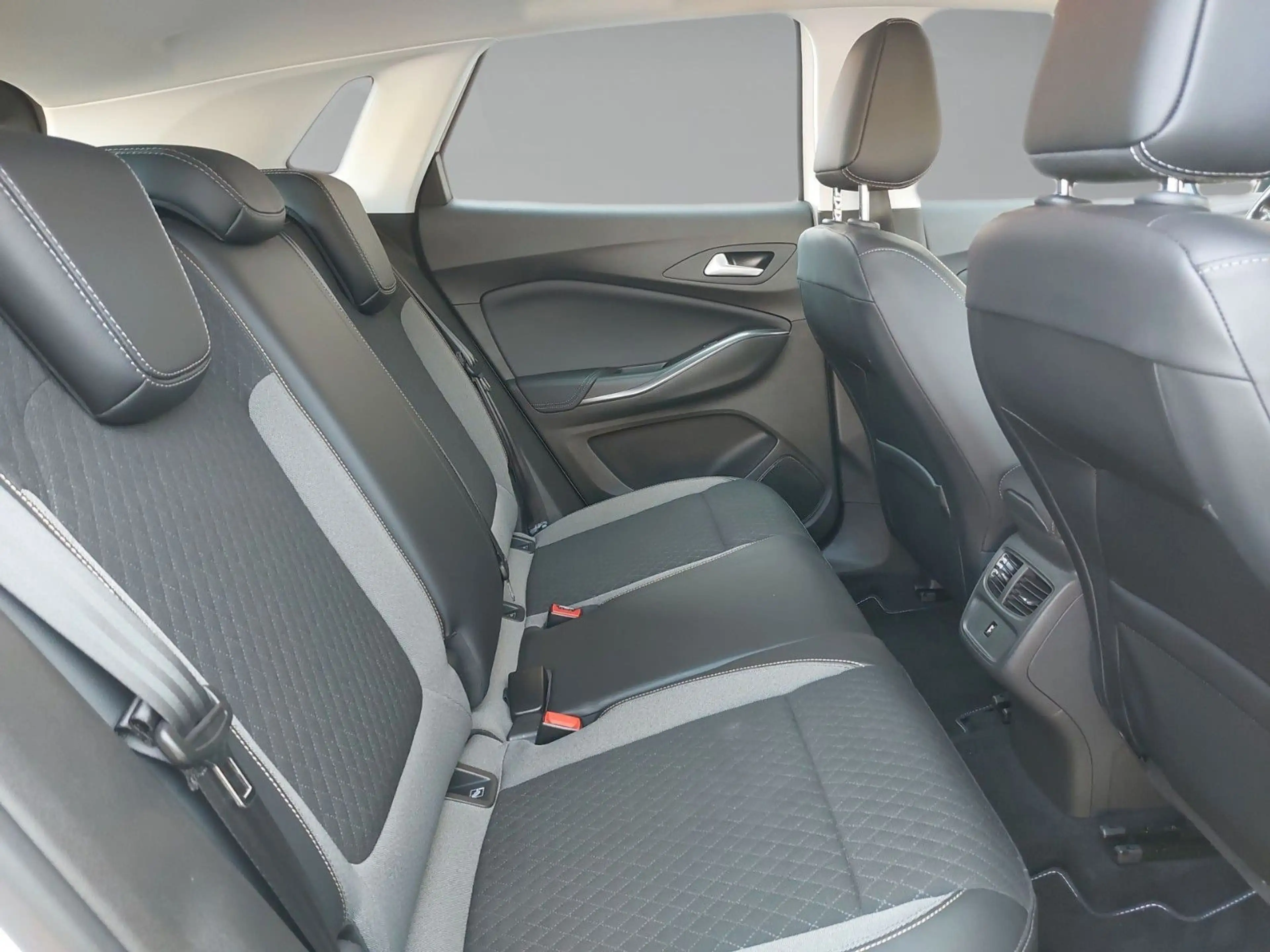 Opel Grandland X BUSINESS EDITION SHZ LHZ KAMERA AHK — photo 6