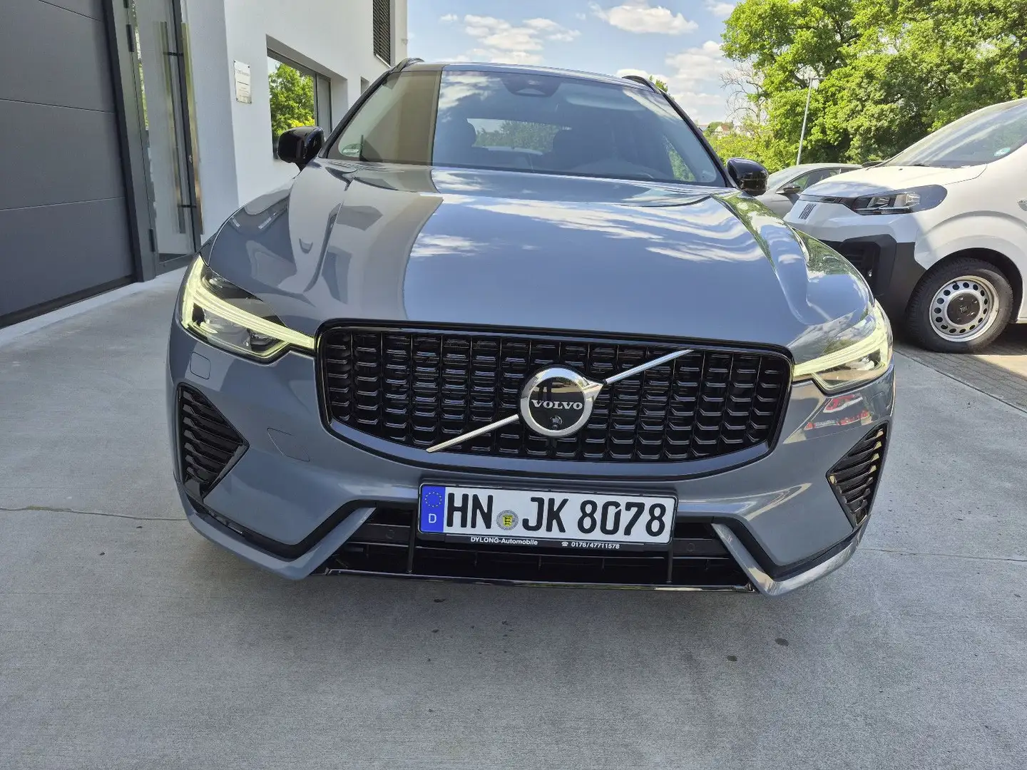 Volvo XC60 B5 AWD Plus Dark+Panorama+Luft+Navi+Kamera Gris - 1