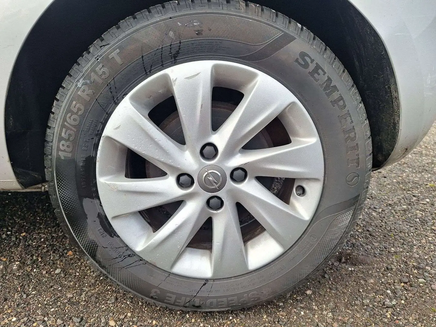 Opel Corsa 1,4 E Edition ecoFlex ZEITWERT 9.200.- vor UNFALL Argent - 2