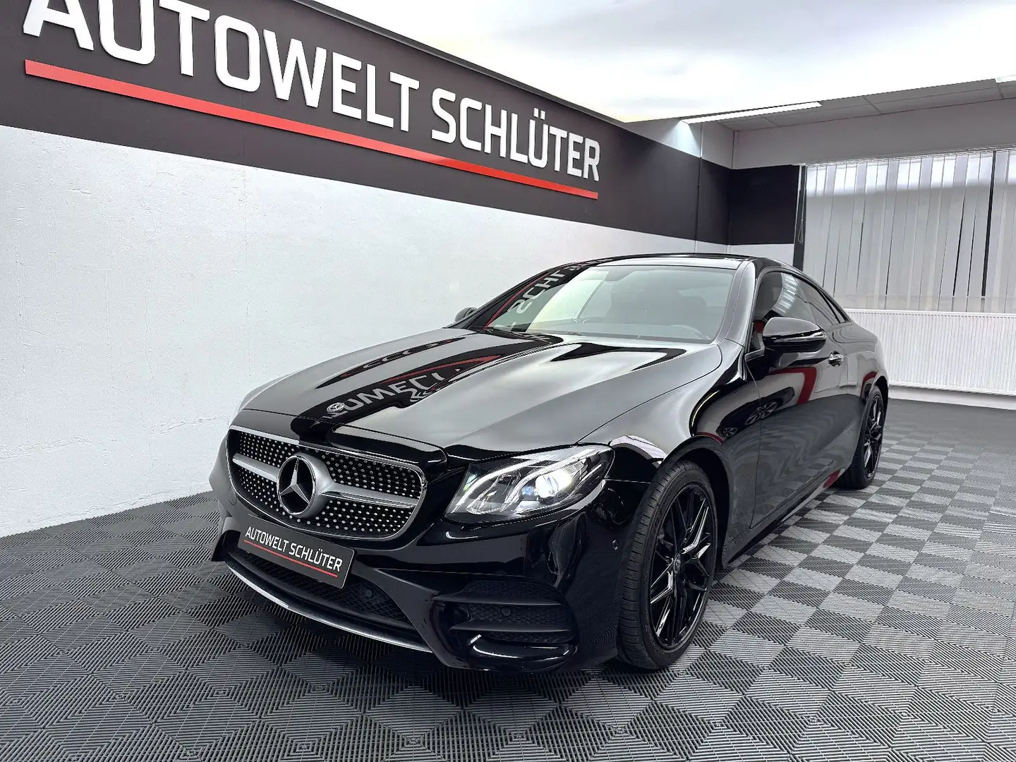 Mercedes-Benz E 400 Coupe 4Matic Autom Leder*Pano*SHZ*KAM*PDC Noir - 1