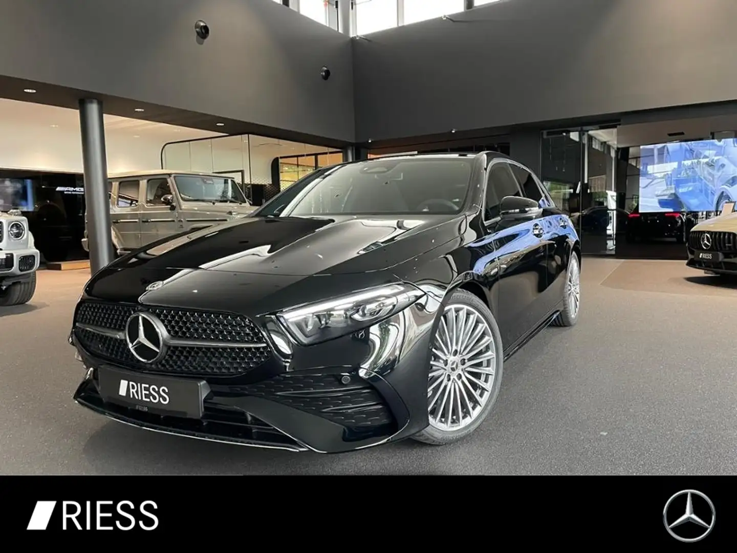 Mercedes-Benz A 220 4M AMG+PANO+AHK+HUD+MULTIBEAM+KEYL+360°+ Zwart - 1