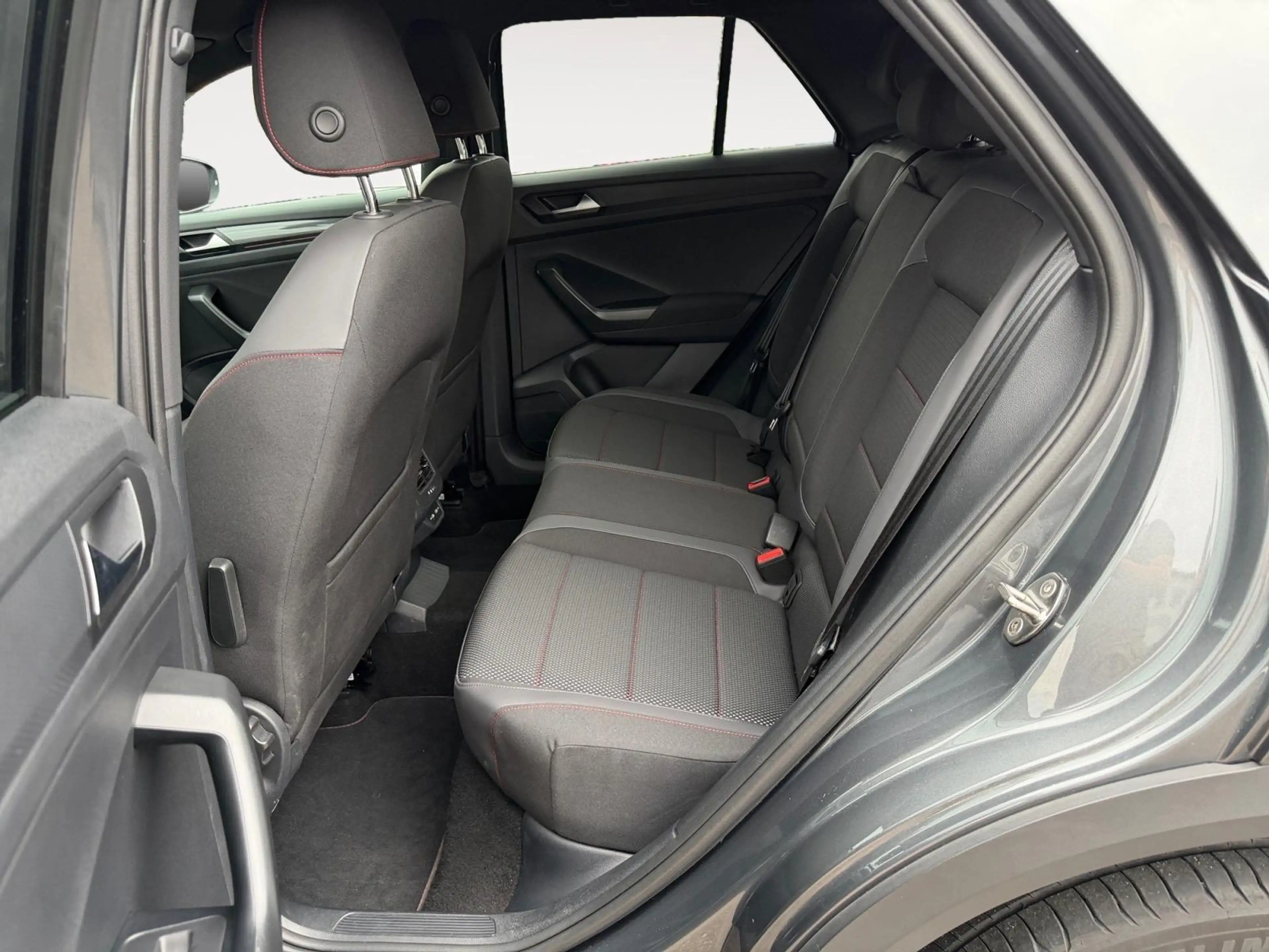 Volkswagen T-Roc 1.5 TSI Sport DSG Stnd. Hzg. | NAVI | AHK — photo 5