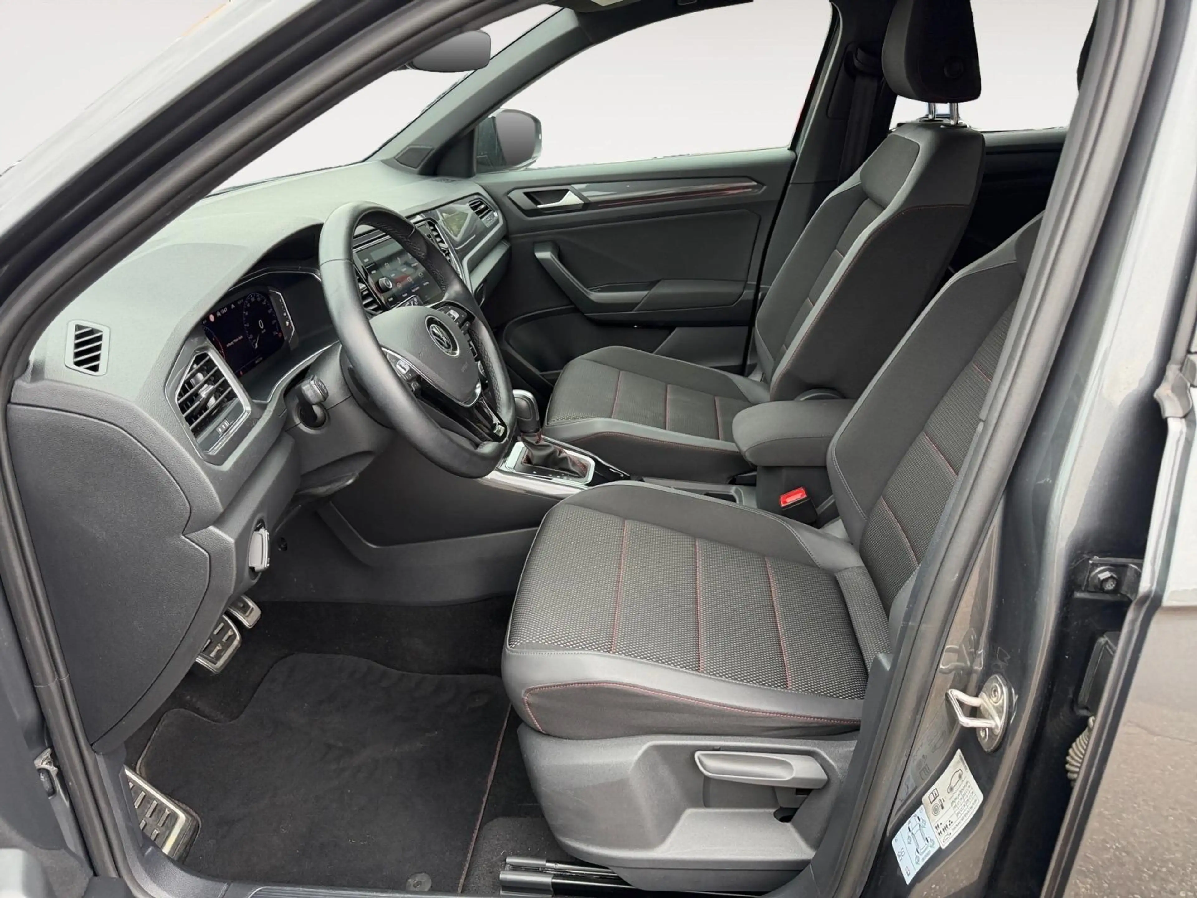 Volkswagen T-Roc 1.5 TSI Sport DSG Stnd. Hzg. | NAVI | AHK — photo 6
