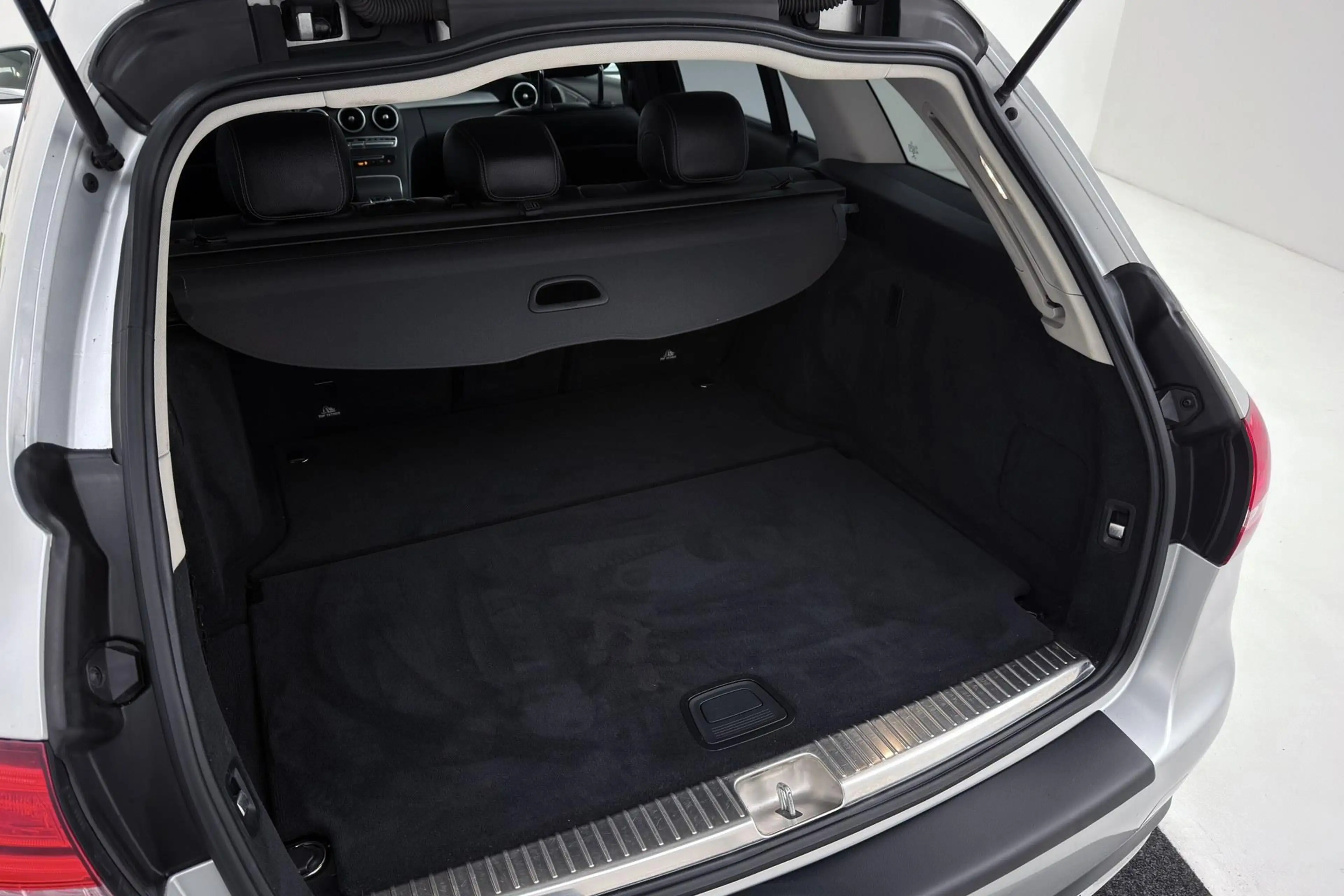 Mercedes-Benz C 200 Estate Prestige | Trekhaak | Sportstoelen | Naviga — photo 32