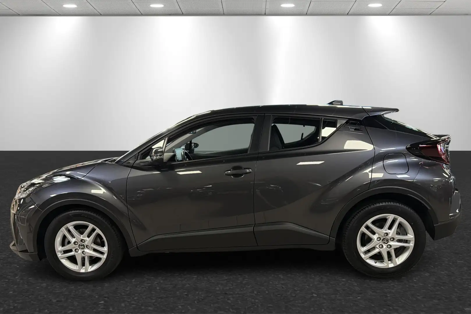 Toyota C-HR 1.8 Hybrid Active Grijs - 2