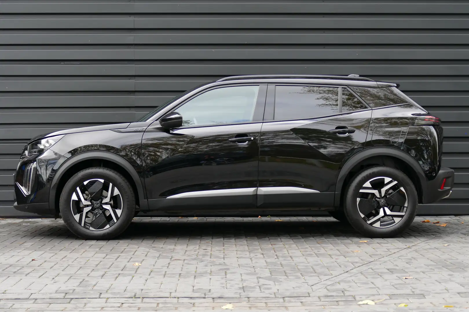 Peugeot 2008 1.2 PURETECH 130PK GT PACK AUTOMAAT / NAVI / ALCAN Schwarz - 2