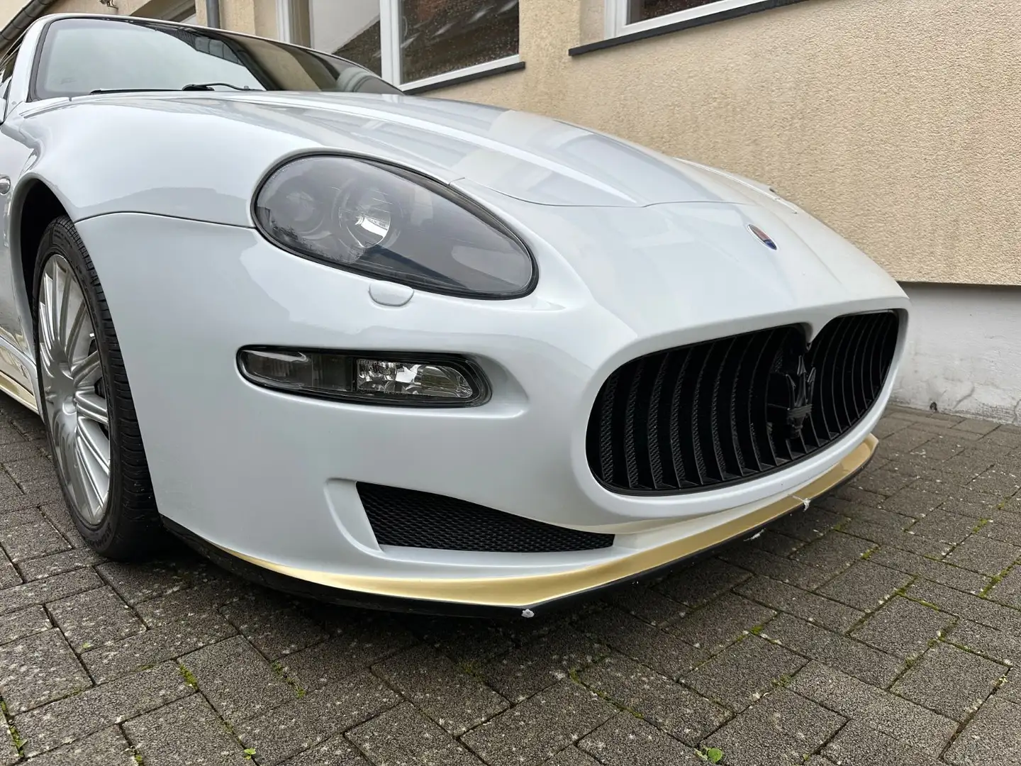 Maserati 4200 Coupe GT Cambiocorsa Weiß - 2