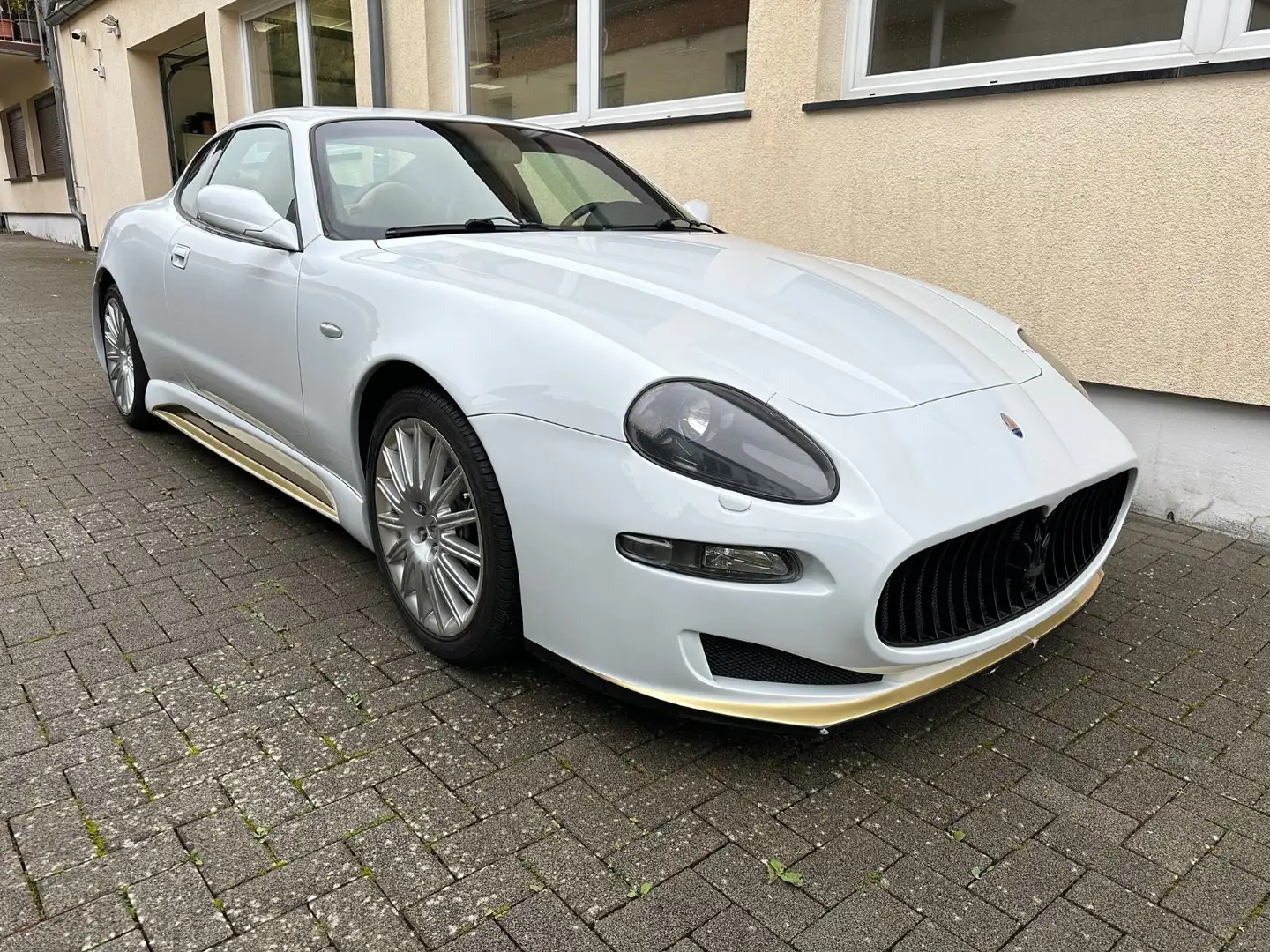 Maserati 4200 Coupe GT Cambiocorsa Weiß - 1