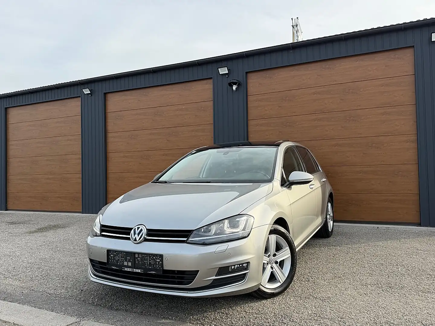 Volkswagen Golf Sky 2,0 BMT TDI DPF Grau - 1