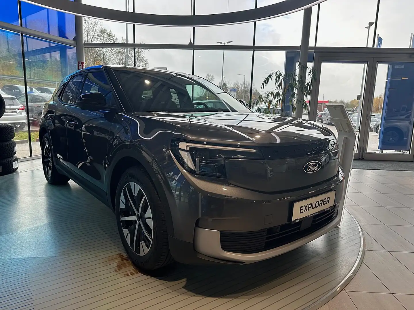 Ford Explorer Elektro 77kWh Gris - 1
